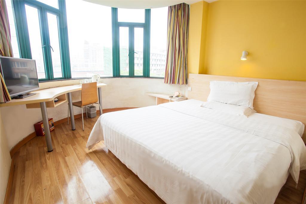 7Days Inn Suzhou Sanxiang Road Room photo