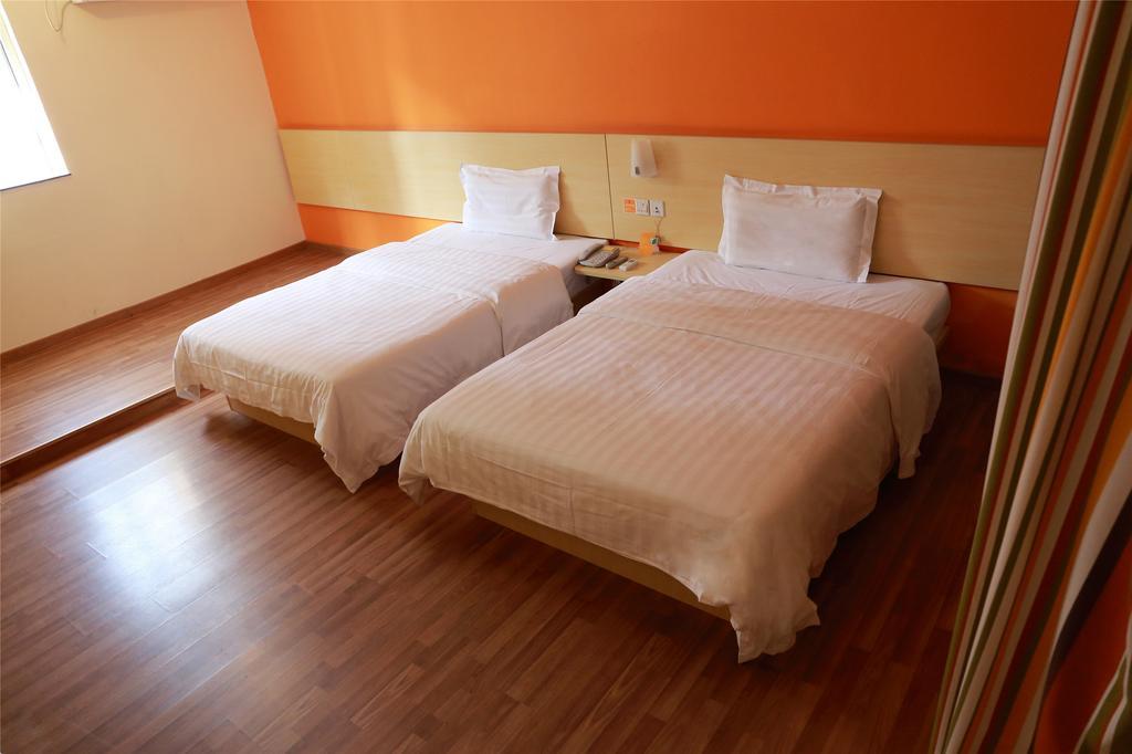 7Days Inn Suzhou Sanxiang Road Room photo